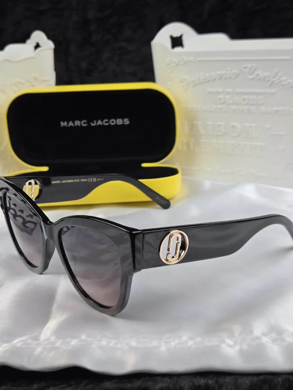 Marc Jacobs Black Cat-Eye Sunglasses with Gold Logo New